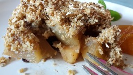 Moist juicy delicately spiced fruit inthis vegan crumble